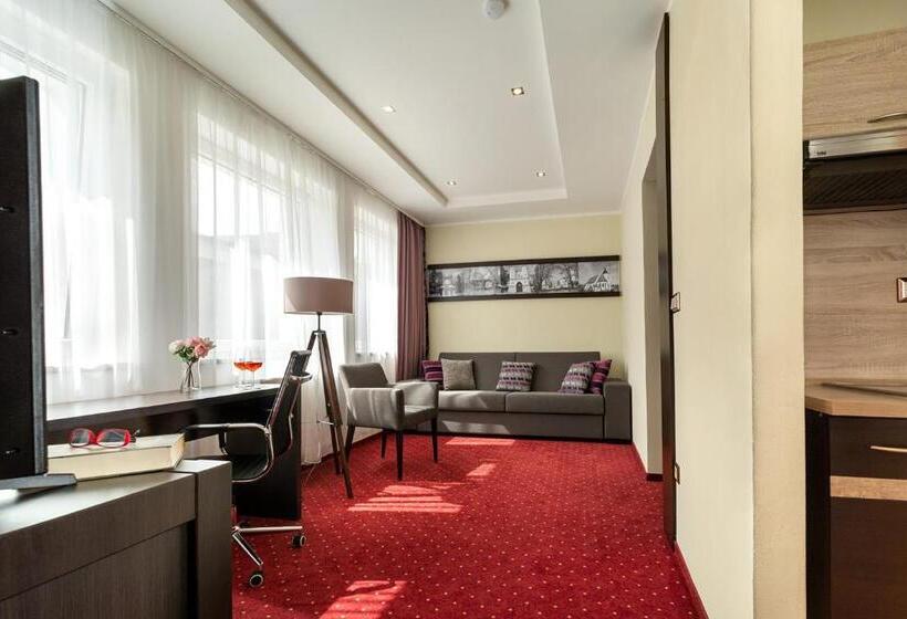 شقة غرفتين, Na Vývoji