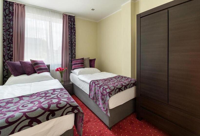 ２ベッドルームアパートメント, Na Vývoji