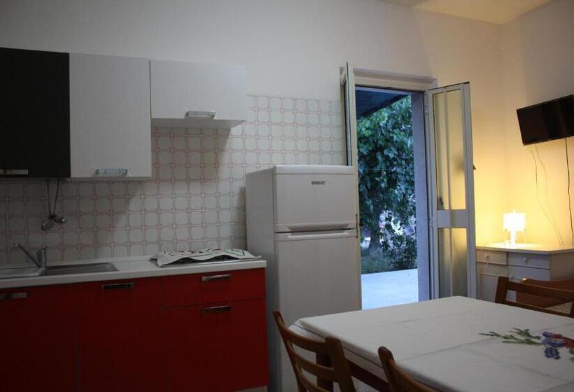 خانه 1 خوابه, Vila Sejuda