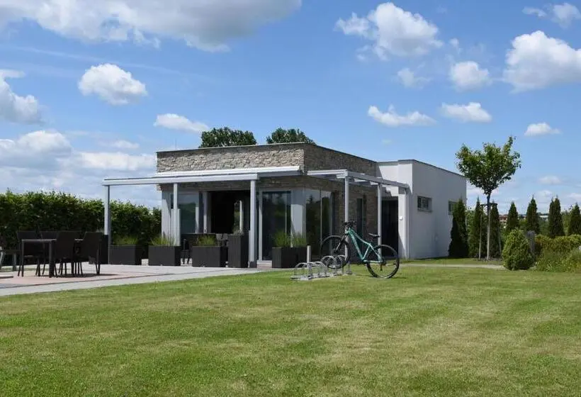 ガーデンビューのスタンダードバンガロー, Harmony Medical & Wellness Free Parking, 1,8km From The Center