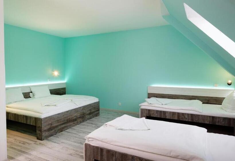 4인용 스탠다드 룸, N