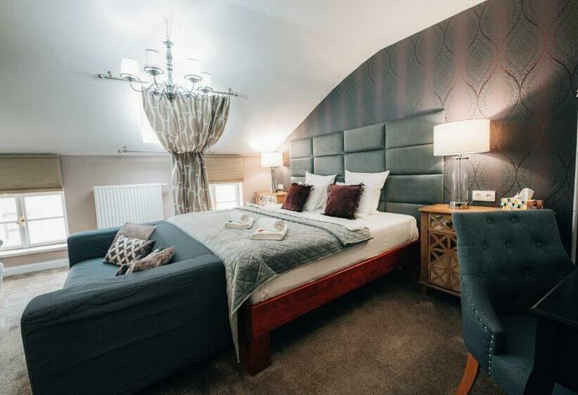 デラックスジュニアスイート, Telč