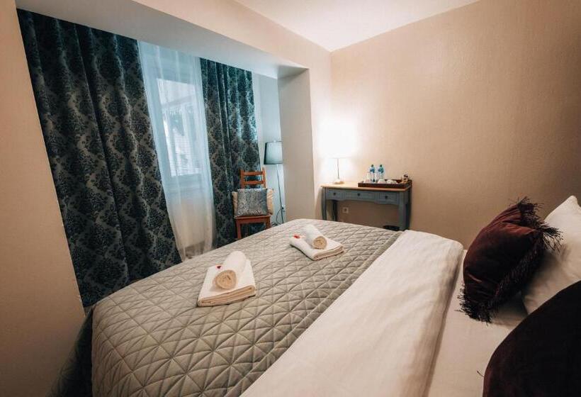 デラックスジュニアスイート, Telč