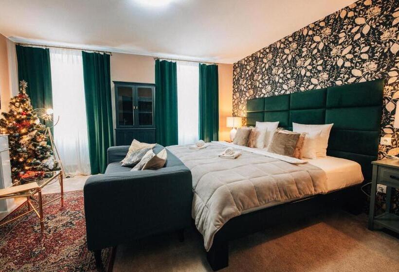 デラックスジュニアスイート, Telč