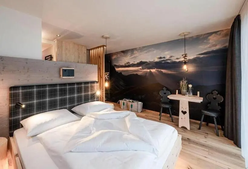 سوییت سوپریور, Viel Nois Guest House