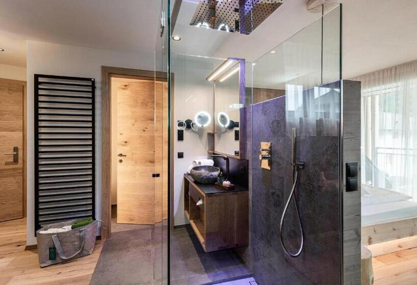 جناح, Viel Nois Guest House