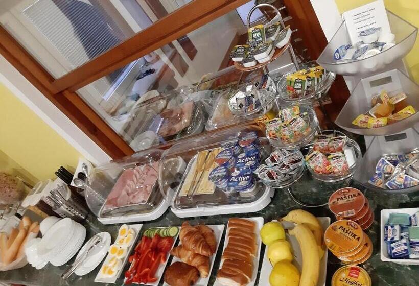 סוויטת ג'וניור, H+m Penzion