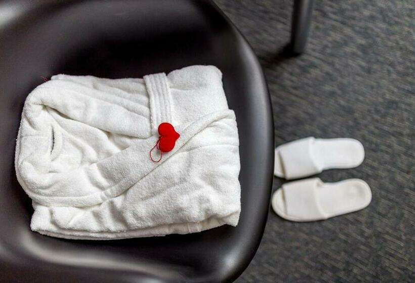 חדר סטנדרט, Lion