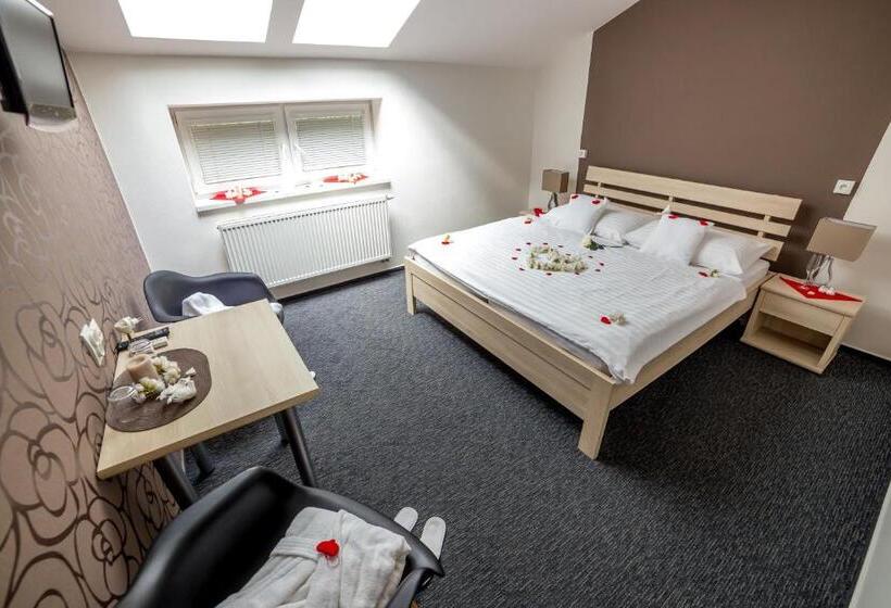 חדר סטנדרט, Lion