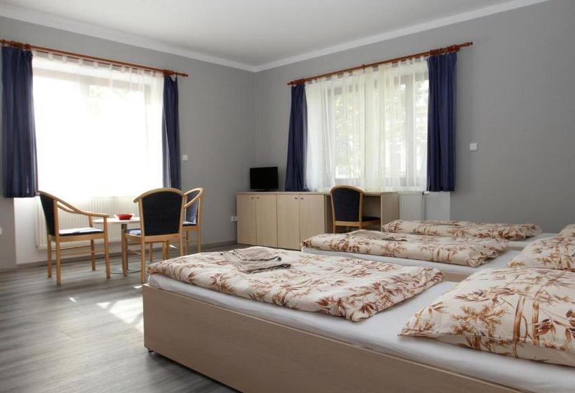 استودیوی استاندارد, Penzion Markéta Chrudim