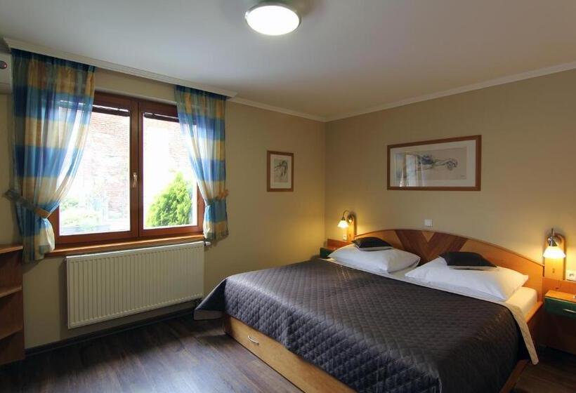 غرفة قياسية, Penzion U Vlků