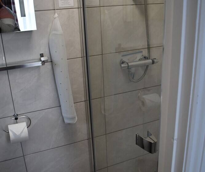 スタンダードルーム, Acorn Lodge