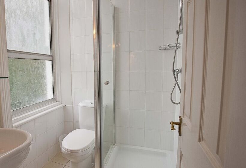 Quarto Estandar, Earls Court
