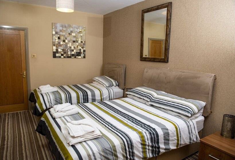 패밀리 룸, Nomi Rooms & Restaurant