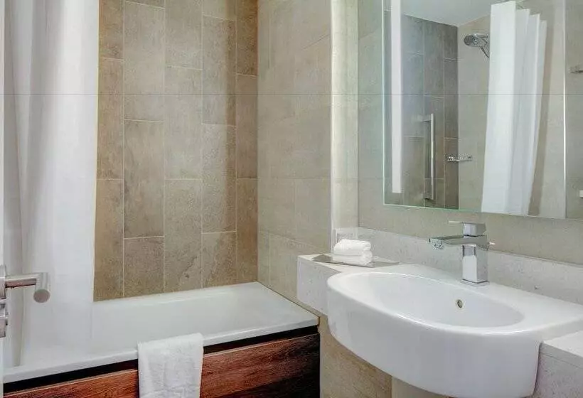 デラックスルーム, Hilton Edinburgh Carlton