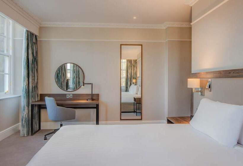 Номер Deluxe, Hilton Edinburgh Carlton