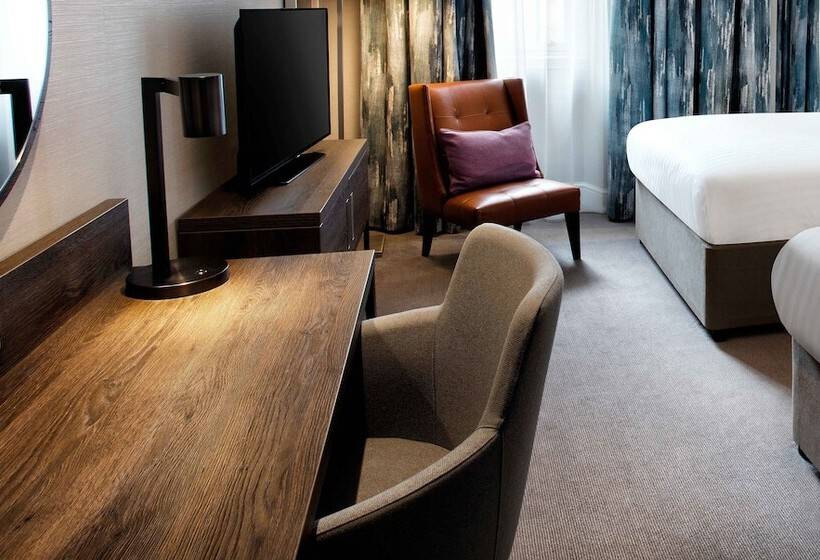 Номер Deluxe, Hilton Edinburgh Carlton