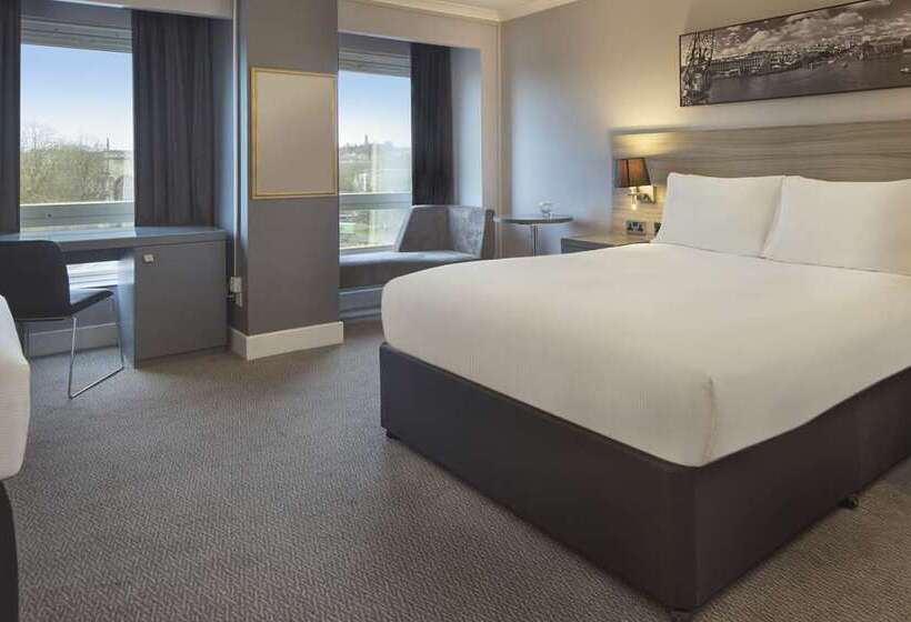 חדר סטנדרט מותאם לאדם עם מוגבלויות, Hilton Edinburgh Carlton