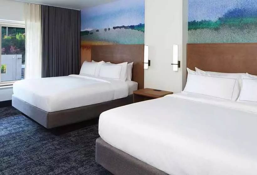 キングサイズベッドのスタンダードルーム, Hilton Edinburgh Carlton