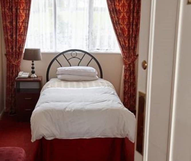 غرفة كلاسيكية فردية, Hundith Hill