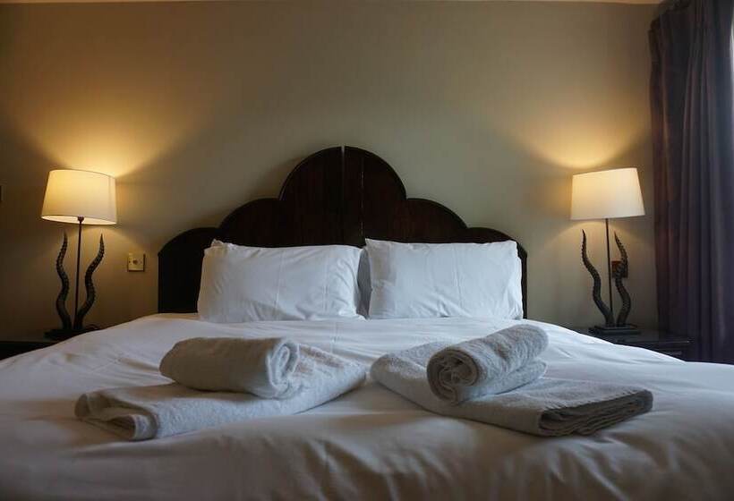 Номер Стандарт, The Pembroke Arms