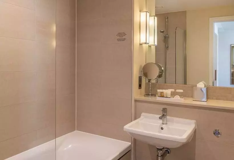 Deluxe Room, The Resident Kensington