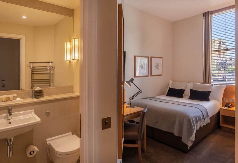 Номер Basic, The Resident Kensington