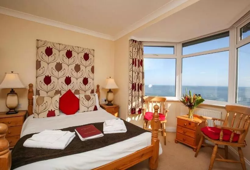 オーシャンビュースーペリアールーム, The Seacliffe   Whitby