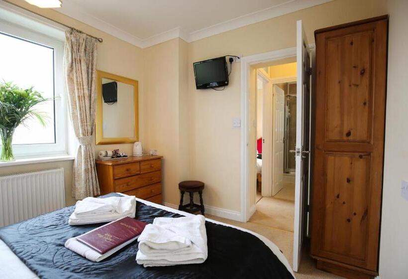 חדר משפחתי נוף לגינה, The Seacliffe   Whitby