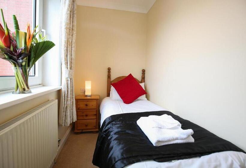 חדר משפחתי נוף לגינה, The Seacliffe   Whitby