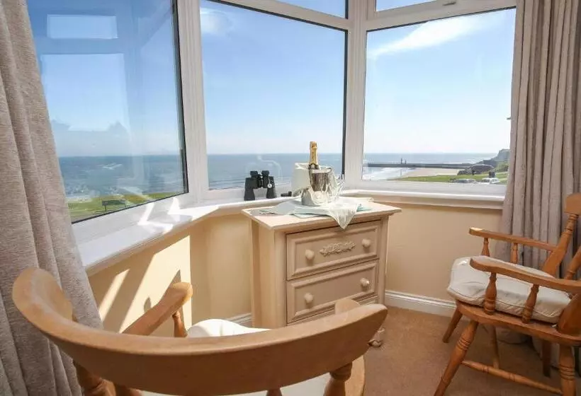 オーシャンビューデラックスルーム, The Seacliffe   Whitby