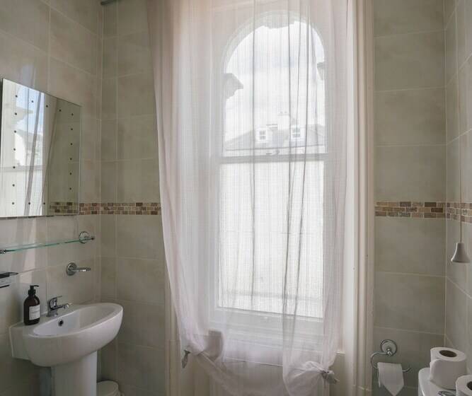 コンフォートシングルルーム, The Sheldon B&b   Free Private Parking