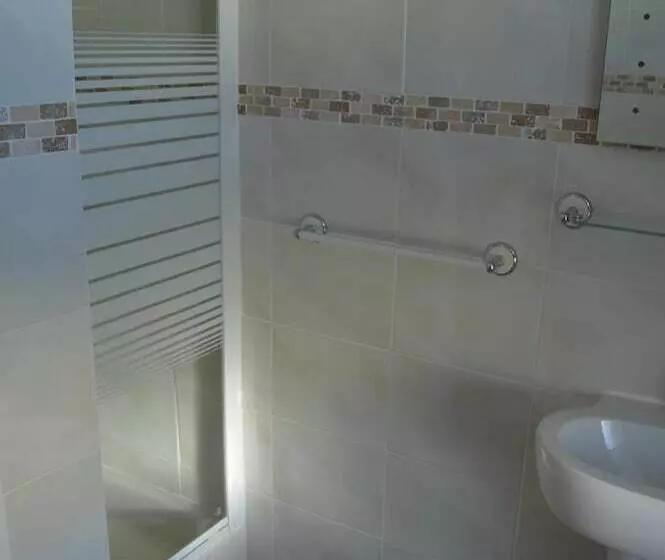اتاق راحتی یک تخته, The Sheldon B&b   Free Private Parking