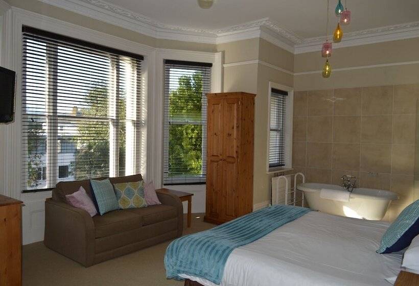 Люкс Повышенной Комфортности, The Sheldon B&b Free Private Parking