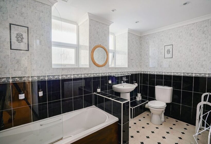 スーペリアースイート, The Sheldon B&b   Free Private Parking