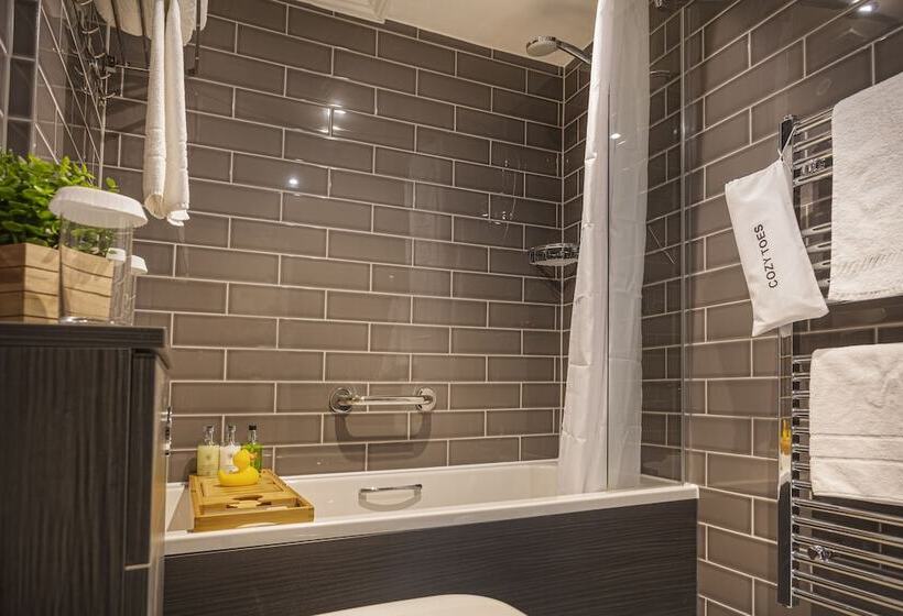 Номер Deluxe, The Tudor House Hotel, Tewkesbury, Gloucestershire