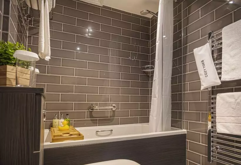 デラックスルーム, The Tudor House Hotel, Tewkesbury, Gloucestershire