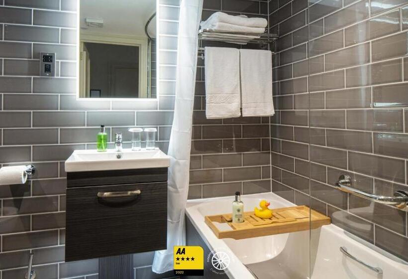 Номер Superior, The Tudor House Hotel, Tewkesbury, Gloucestershire