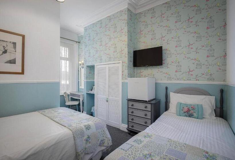 חדר משפחתי, The Wescoe Guesthouse