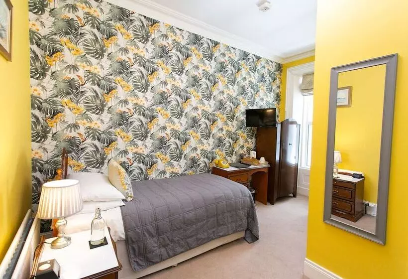 اتاق استاندارد یک نفره, Shelleven Guest House