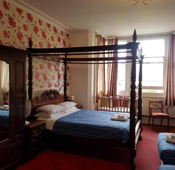 غرفة عائلية, The Lismore Hotel