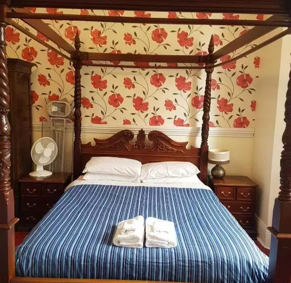Perhehuone, The Lismore Hotel