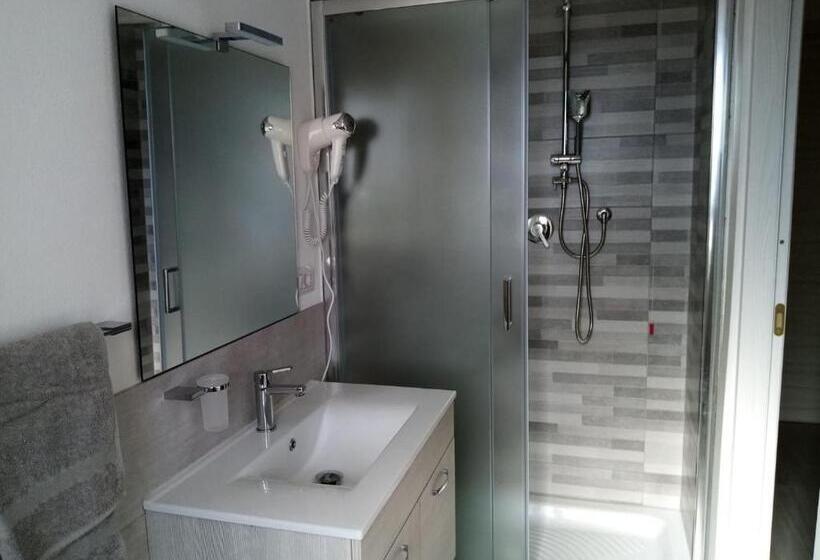 غرفة قياسية مزوَّدة بشُرفة, Affittacamere Alisso