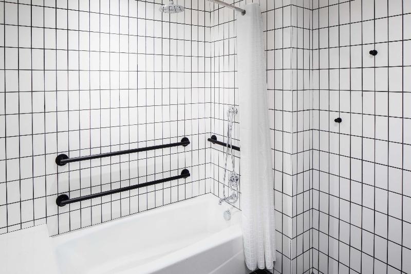 身障者適用スタンダードルーム, Canopy By Hilton Baltimore Harbor Point