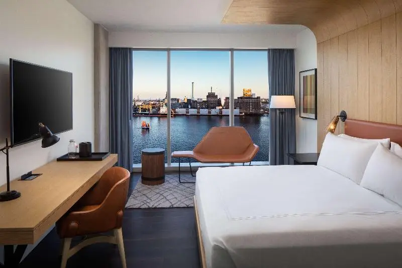 リバービュースタンダードルーム, Canopy By Hilton Baltimore Harbor Point
