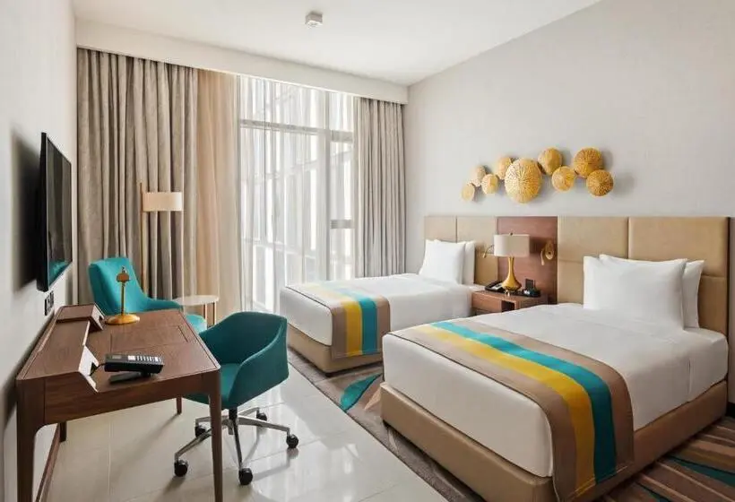 اتاق استاندارد با چشم‌انداز شهر, Holiday Inn Dubai Al Maktoum Airport, An Ihg