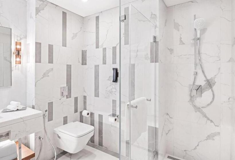 سوئیت با تخت بزرگ, Holiday Inn Dubai Al Maktoum Airport, An Ihg