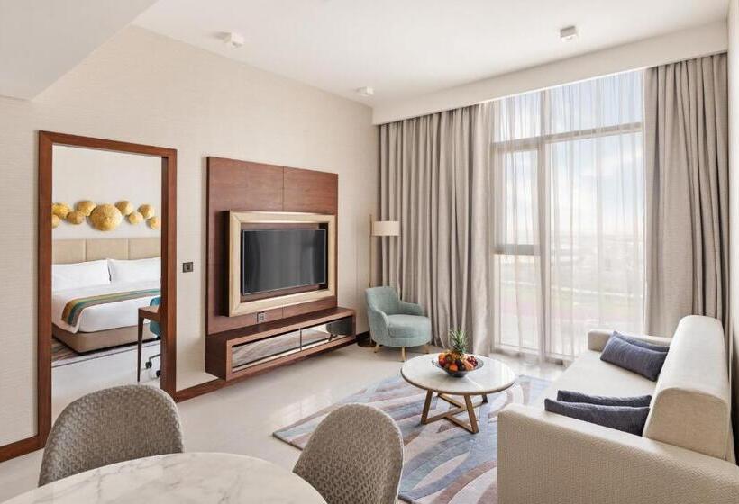 Номер Премиум, Holiday Inn Dubai Al Maktoum Airport, An Ihg