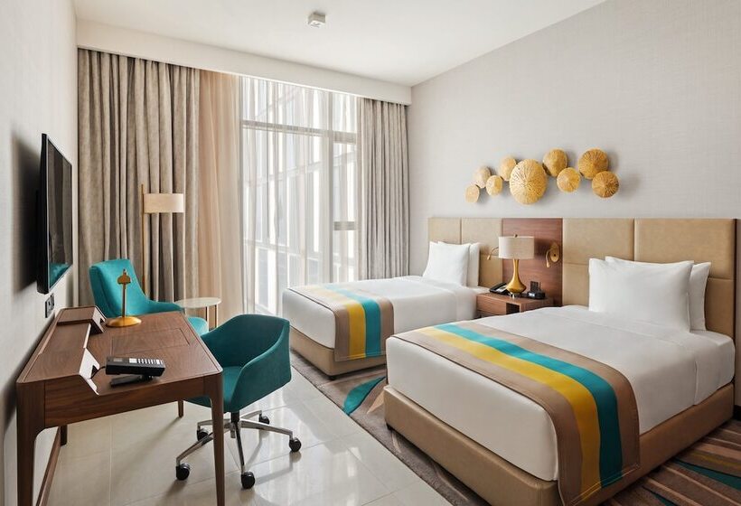 اتاق استاندارد با چشمانداز شهر, Holiday Inn Dubai Al Maktoum Airport, An Ihg