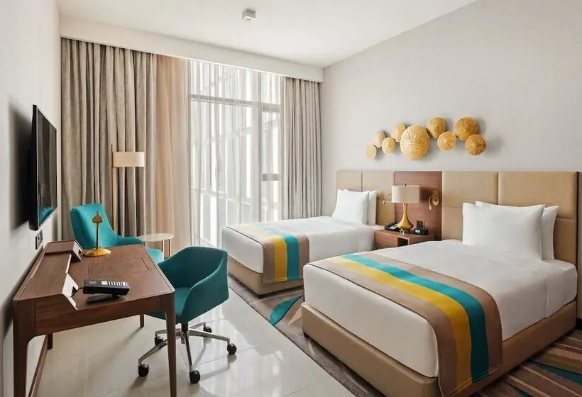 اتاق استاندارد با چشم‌انداز شهر, Holiday Inn Dubai Al Maktoum Airport, An Ihg